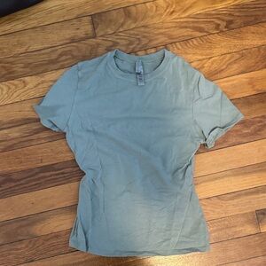 Skims tshirt in green